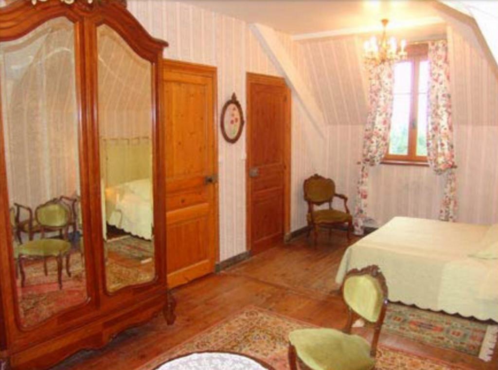 Chateau De La Court D'Aron Saint-Cyr-en-Talmondais Zimmer foto